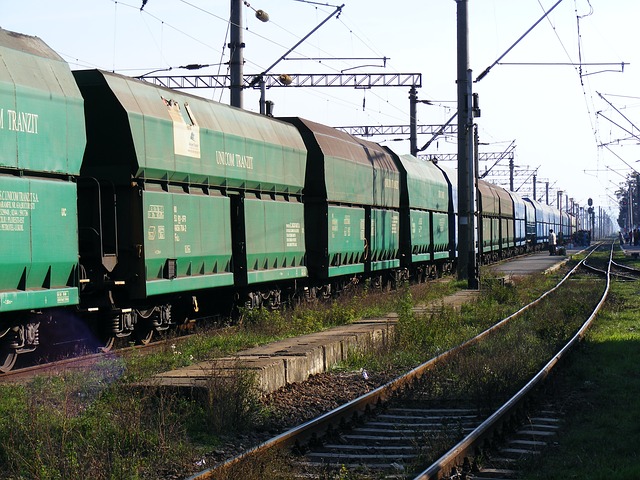train-88147_640